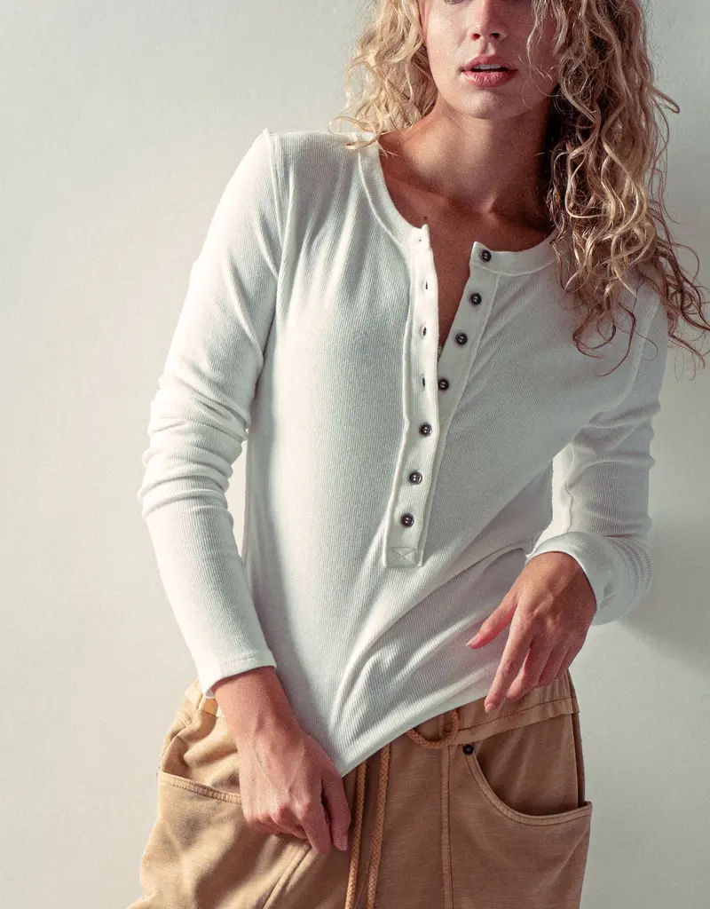 509 Broadway Ribbed Henley Long Sleeve Top