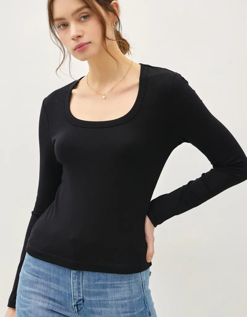 509 Broadway Basic Scoop Neck Long Sleeve Top