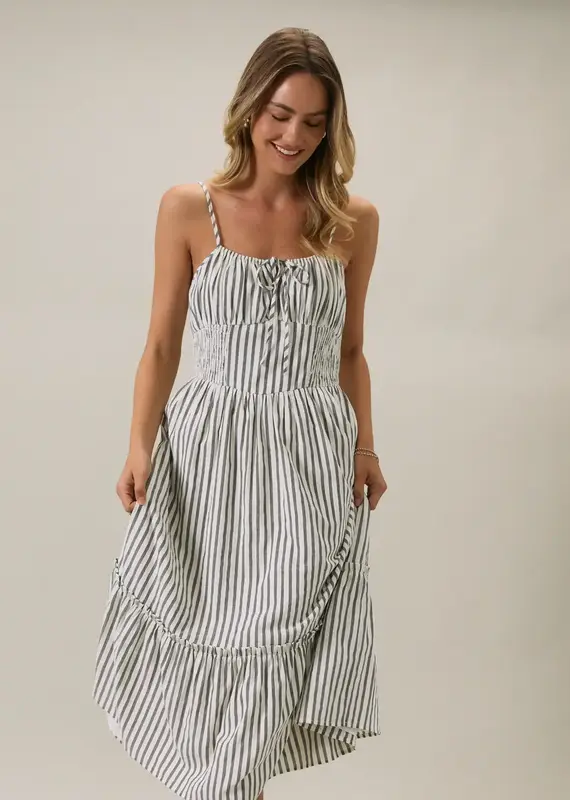 509 Broadway Sleeveless Smocked Midi Dress