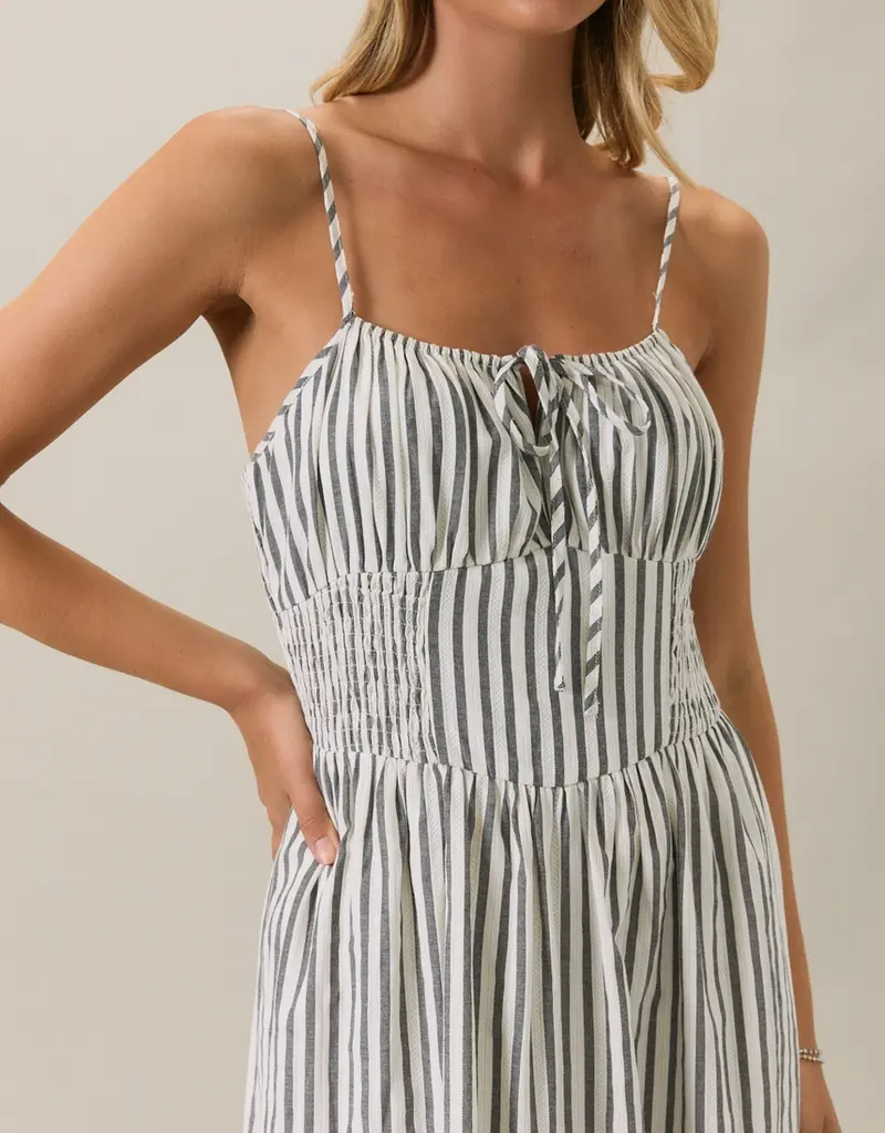 509 Broadway Sleeveless Smocked Midi Dress
