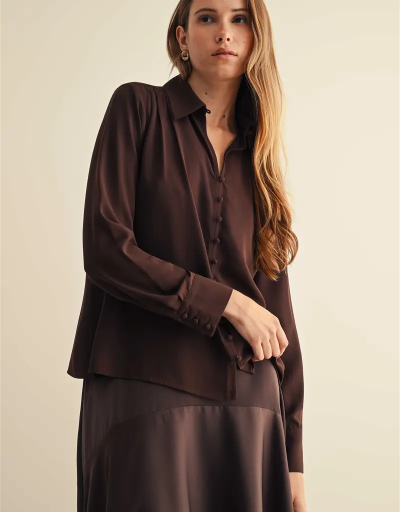 509 Broadway Keyhole Front Pleated Blouse