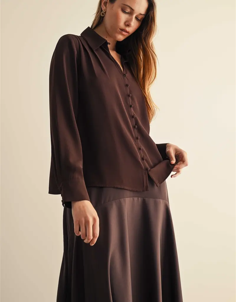 509 Broadway Keyhole Front Pleated Blouse