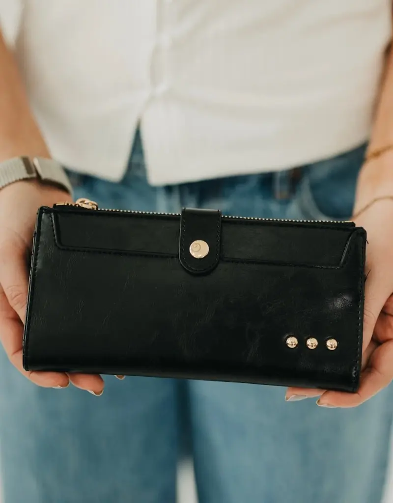 509 Broadway Essentials Carryall Wallet
