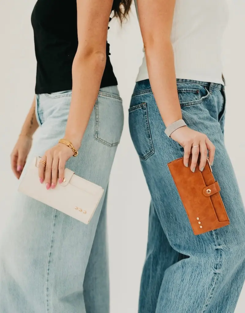 509 Broadway Essentials Carryall Wallet