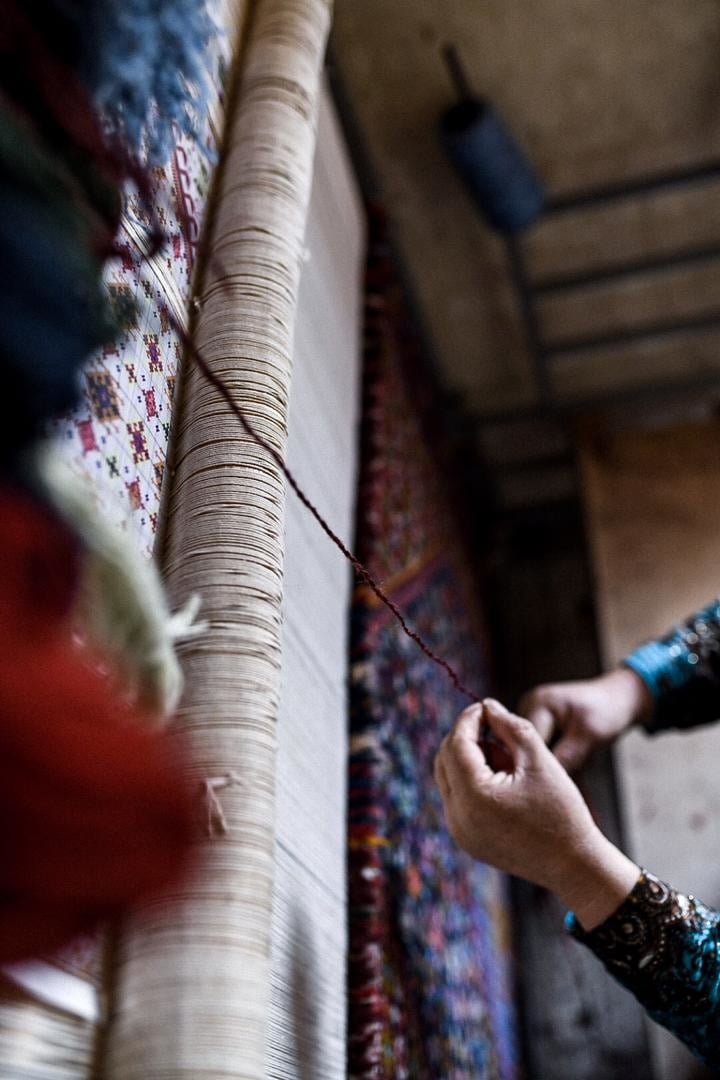 Weaving rugs