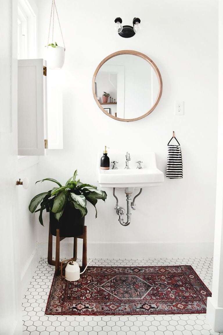 How To Wash Bathroom Rugs The Right Way - The Maids