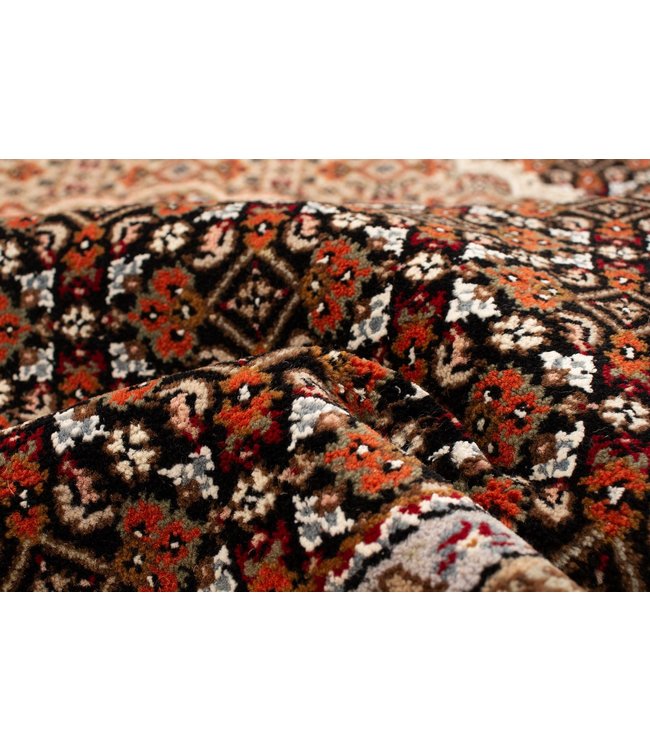 Tabriz 22-01140 Tabriz 6'6 X 6'6