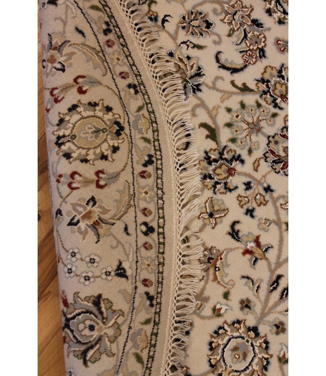 Nain 22-01166 Nain 5'1 X 5'1