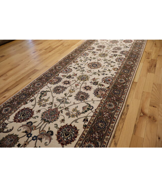 Esfahan 25-01784 Esfahan 2'7 X 7'10