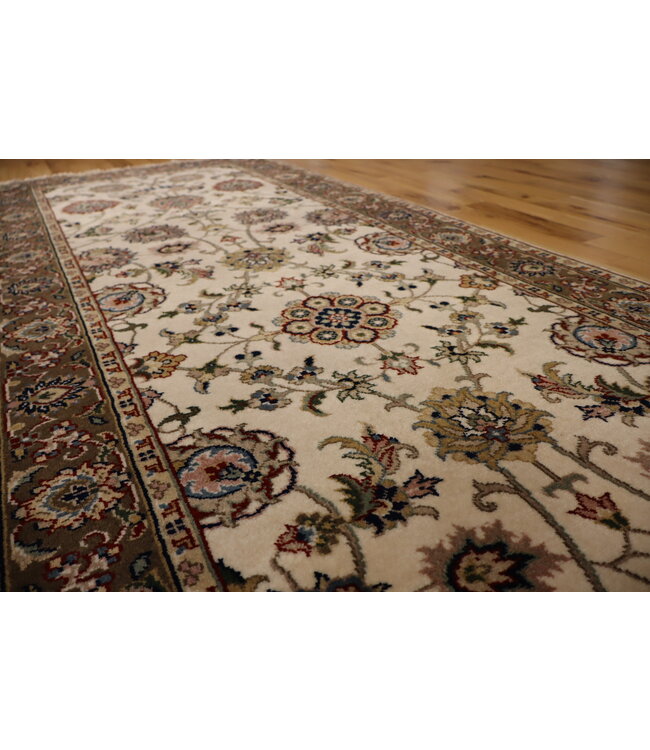 Esfahan 25-01784 Esfahan 2'7 X 7'10