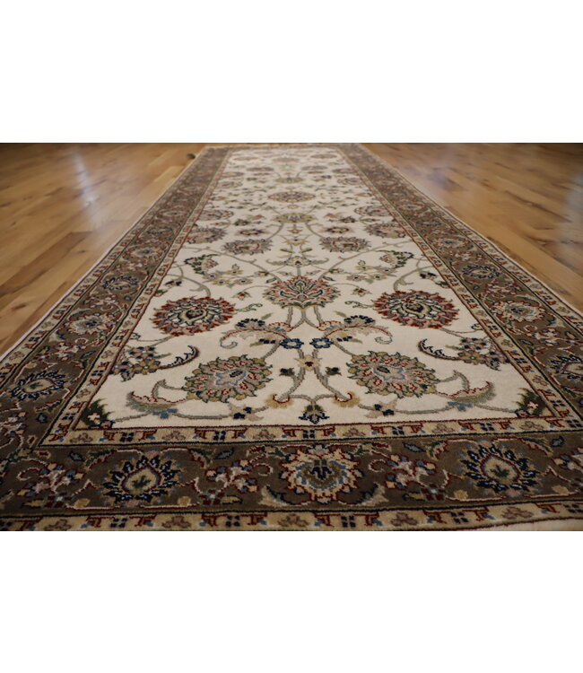 Esfahan 25-01784 Esfahan 2'7 X 7'10