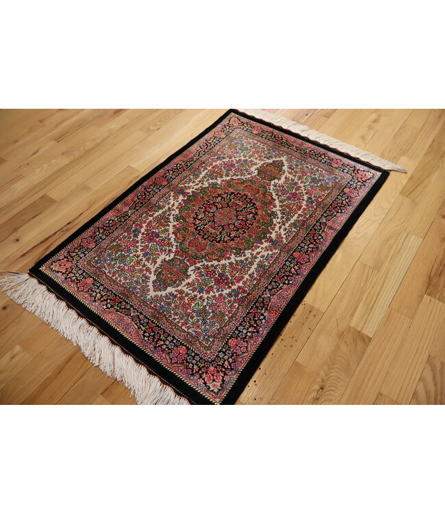 Qom 25-01800 Qom 2' X 3'