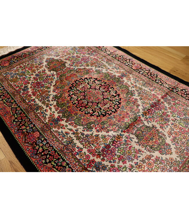 Qom 25-01800 Qom 2' X 3'