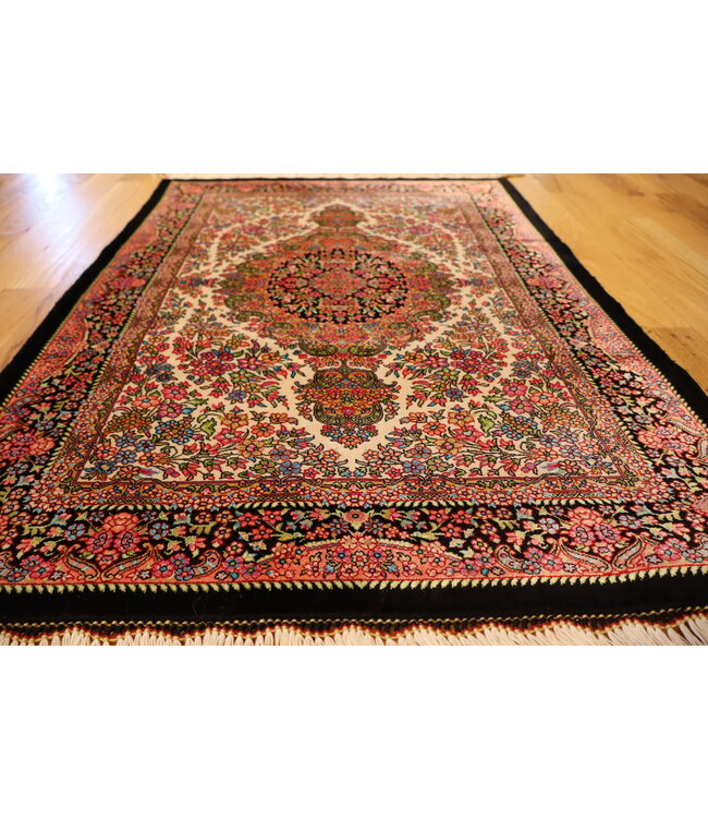 Qom 25-01800 Qom 2' X 3'