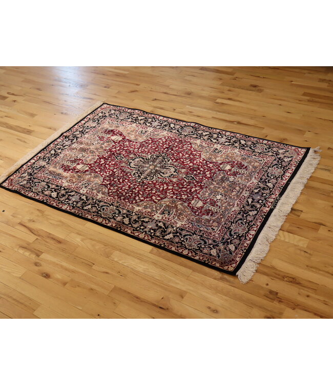 Qom 26-01996 Qom 3'5 X 4'11