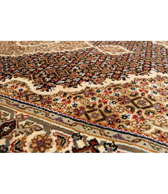 Tabriz 26-02011 Tabriz 4' X 6'4