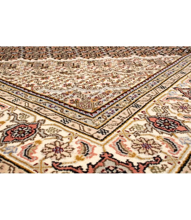 Tabriz 26-02013 Tabriz 4'9 X 6'10