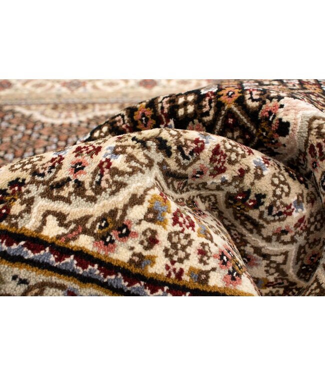 Tabriz 26-02013 Tabriz 4'9 X 6'10