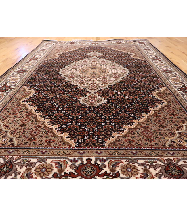 Tabriz 26-02011 Tabriz 4' X 6'4