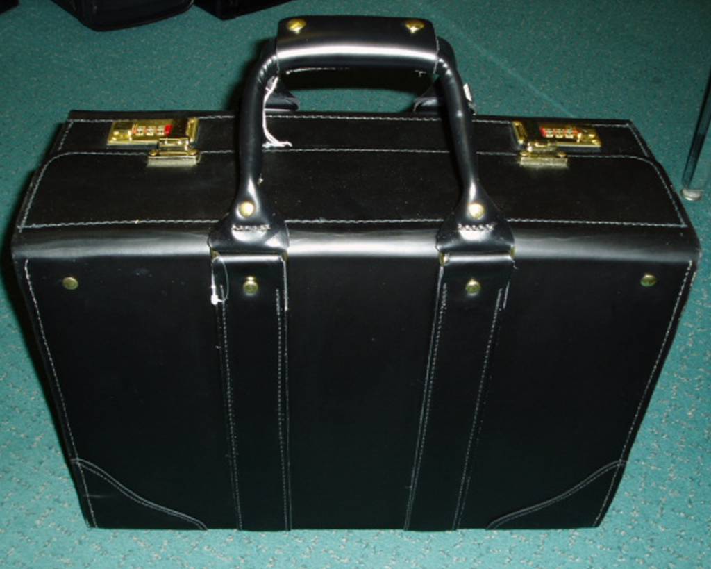 leather flight bags for pilots