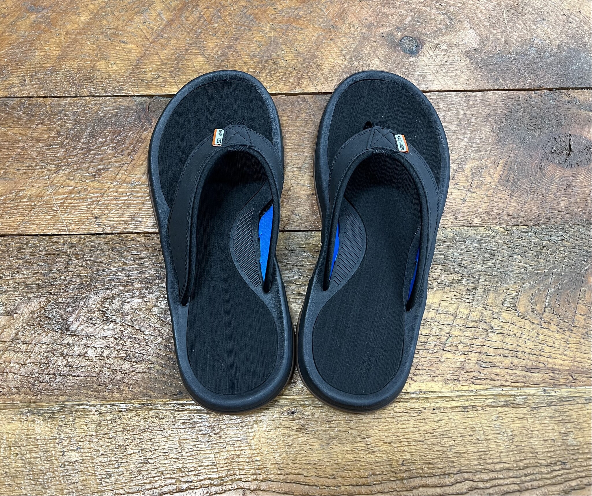 Grundens on sale flip flops