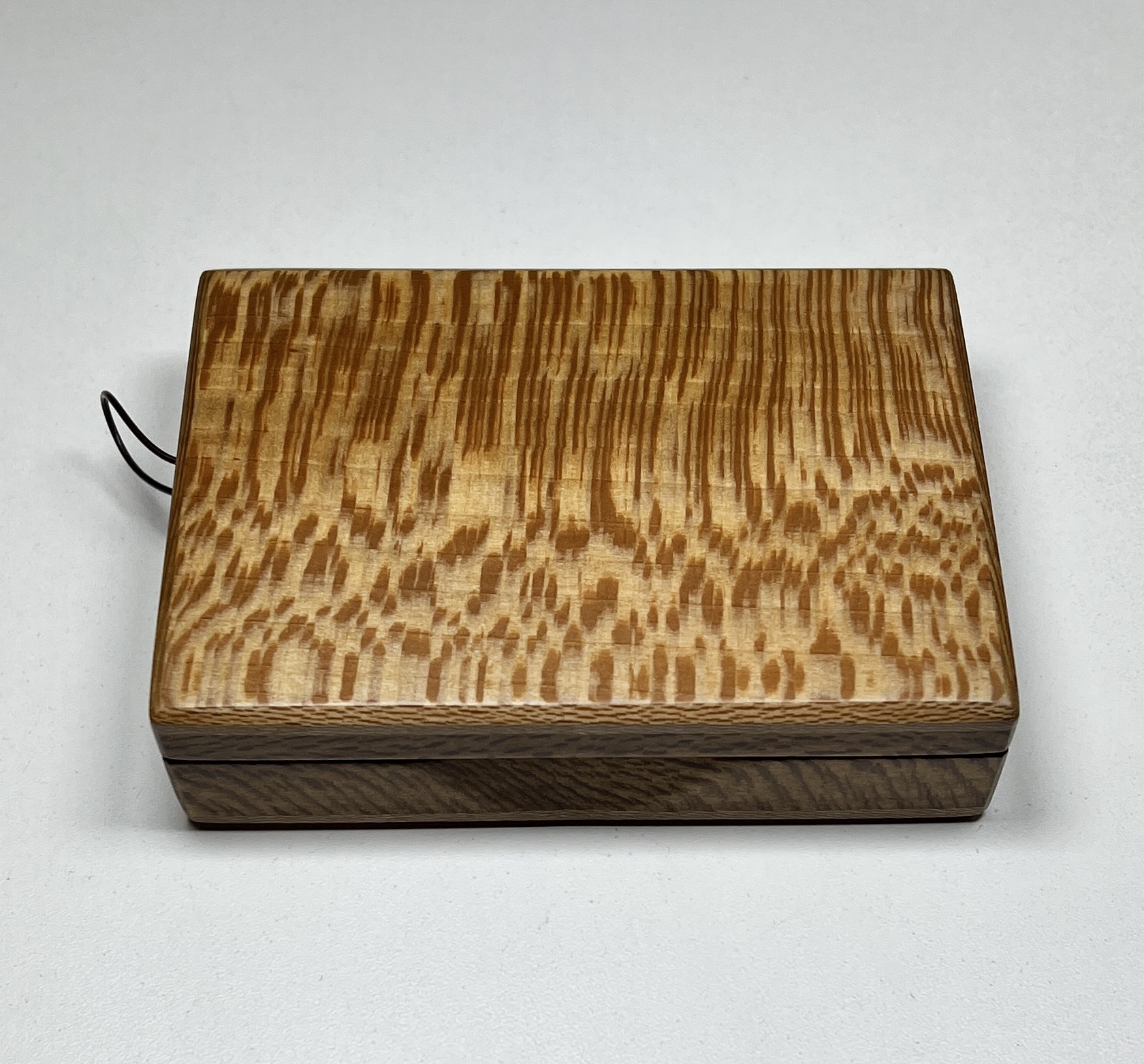 Dutch Box - B.E. Limited #24 - Sycamore