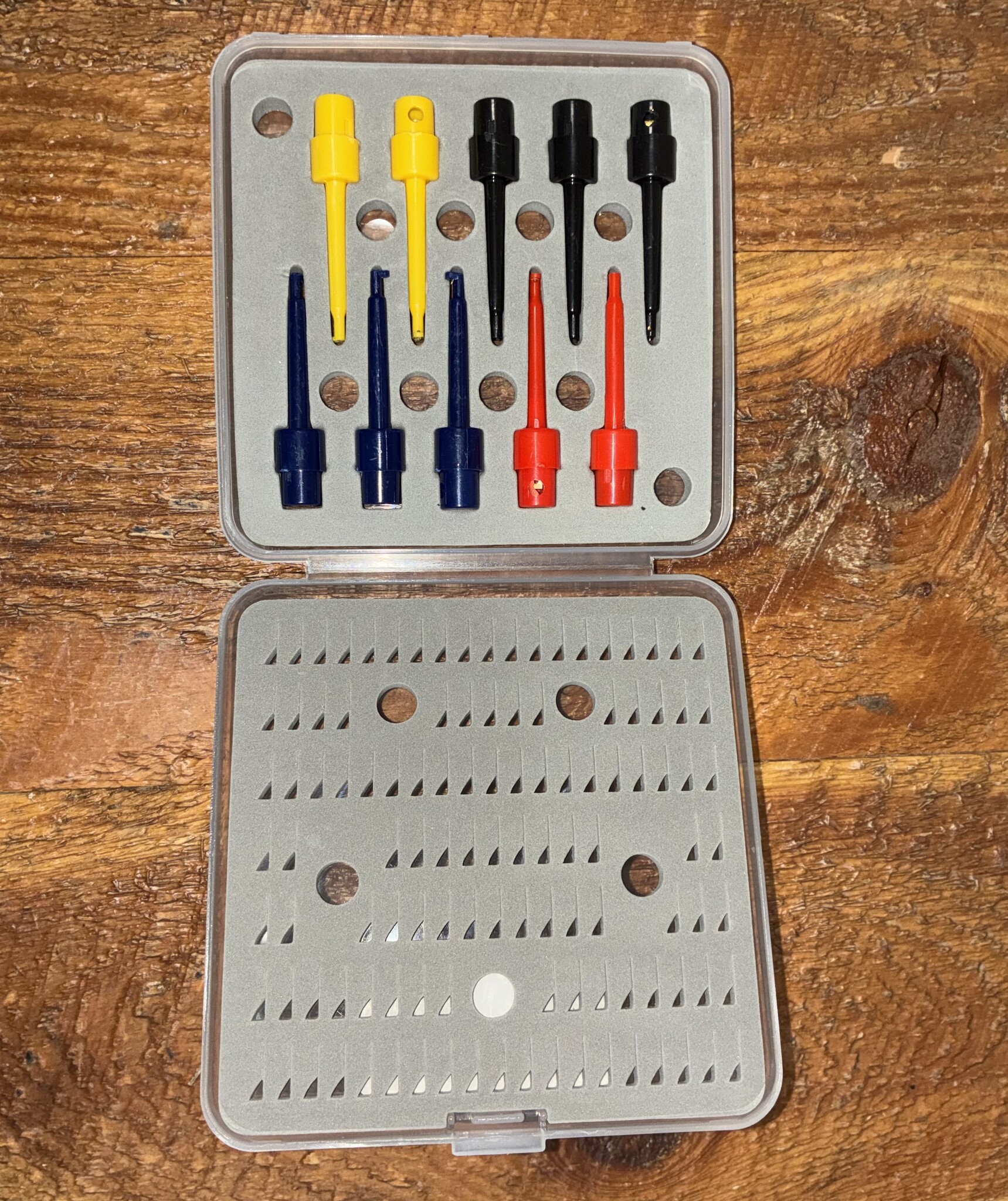 AA Midge Box w/10 Clips