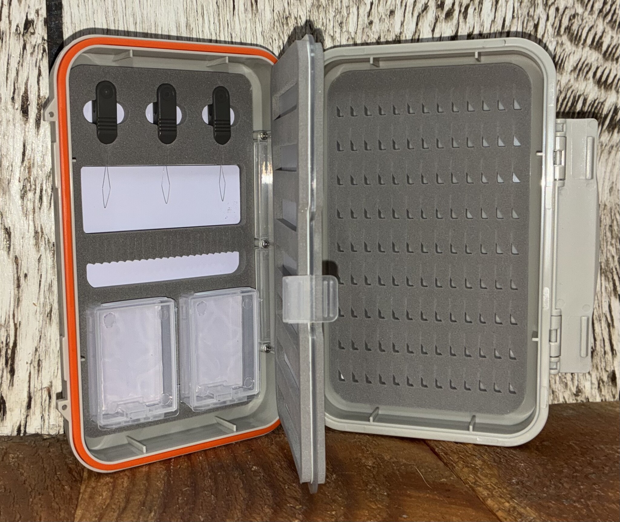 AA Midge Threader Fly Box w/Leaf Insert