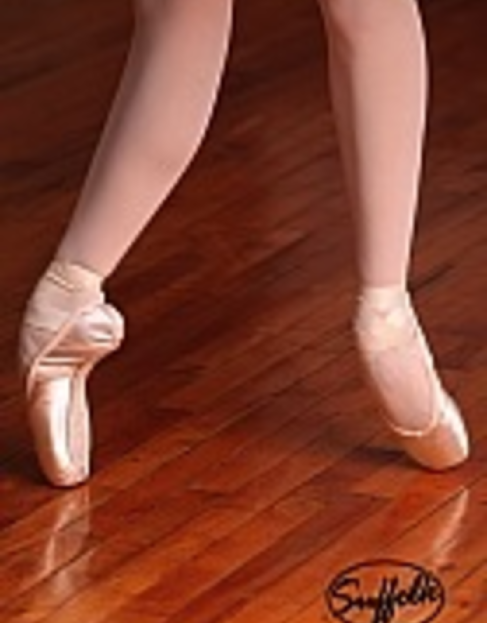 suffolk status pointe shoe