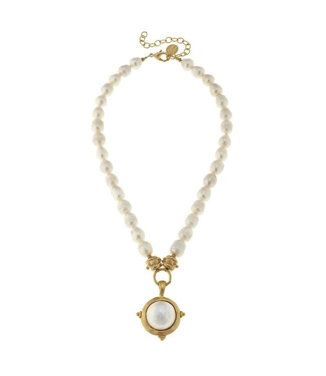 Susan Shaw Freshwater Pearl Cab Necklace