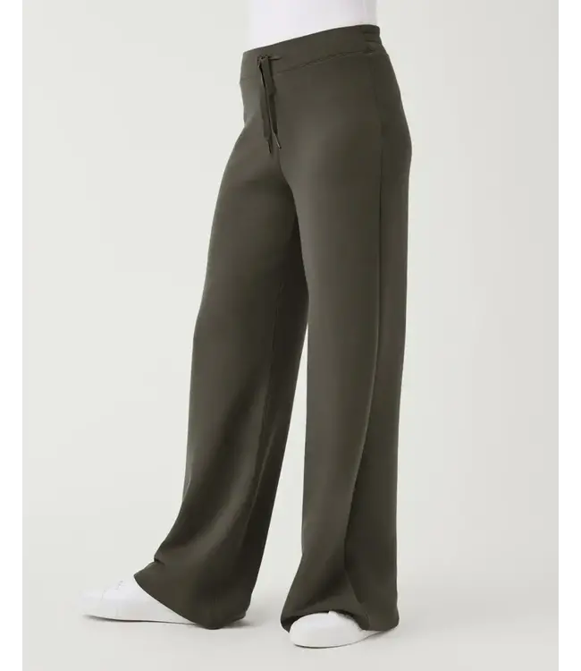 Spanx AirEssentials Wide Leg Pant