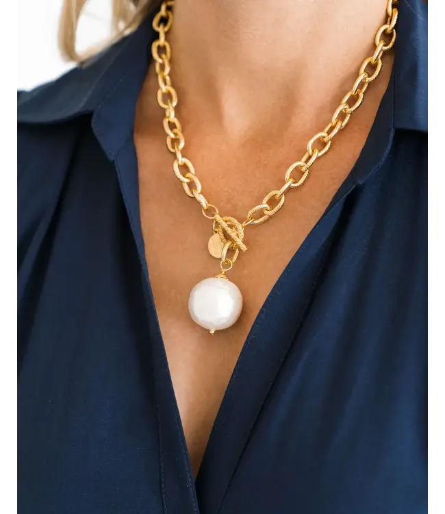 Susan Shaw Cotton Pearl Toggle Necklace