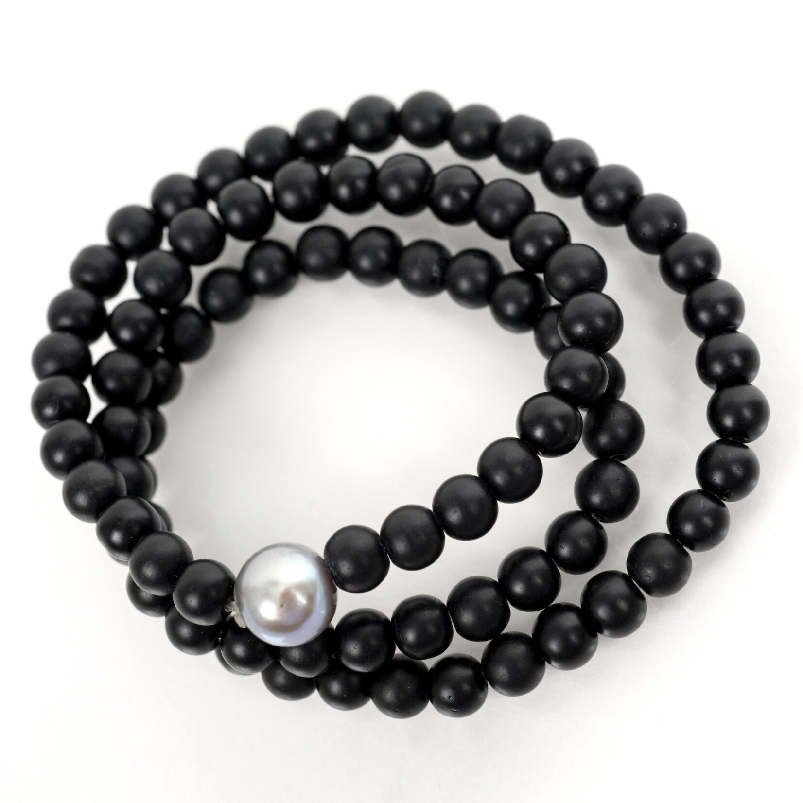 Mina Danielle Black Onyx Wrap with Small Gray Pearl