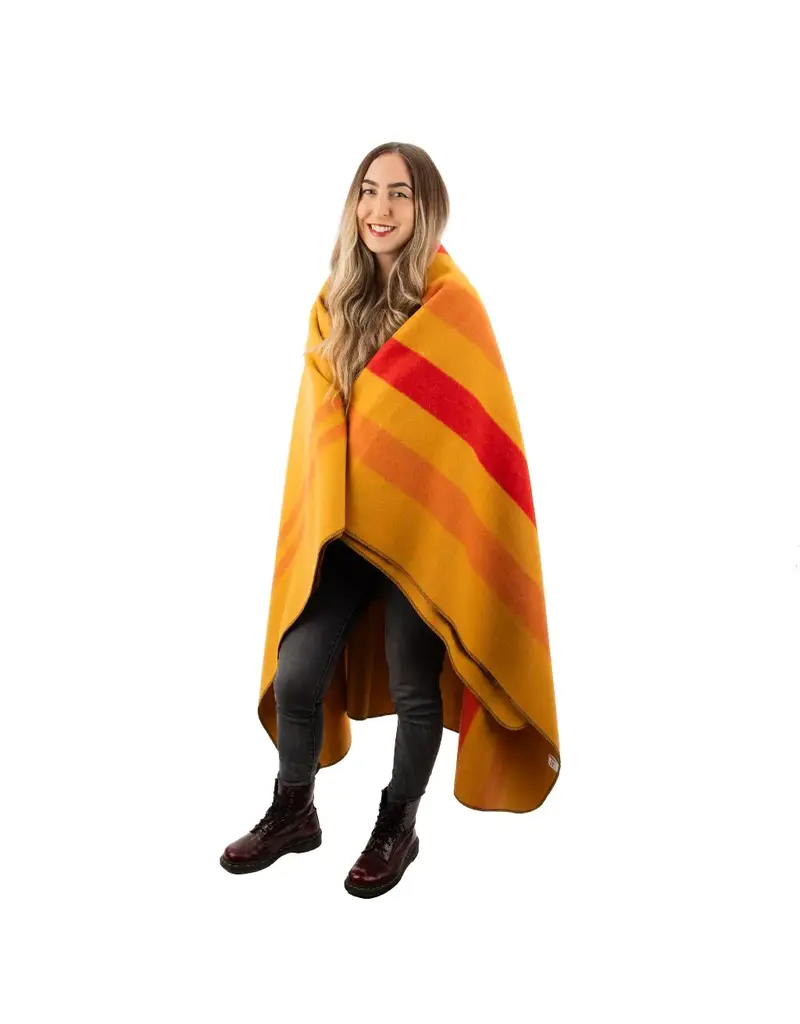 Swiss Link Wainscot Classic Wool Blanket