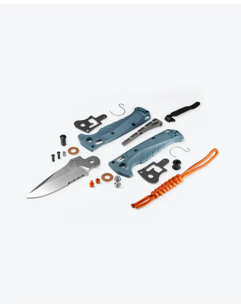 Benchmade Mini Adira Depth Blue Drop-Point