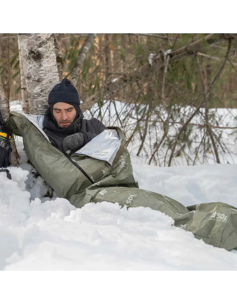 Survive Outdoors Longer Escape Bivvy with Hood Green