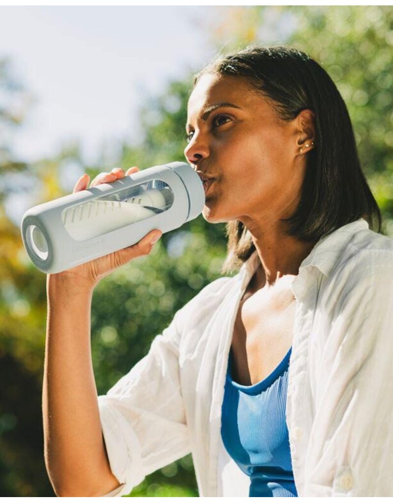 LifeStraw GO Hand-blown Glass Water Filter Bottle; 20oz/590ml