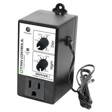 Titan Controls Titan Controls Zephyr 1 - Day/Night Temp Controller