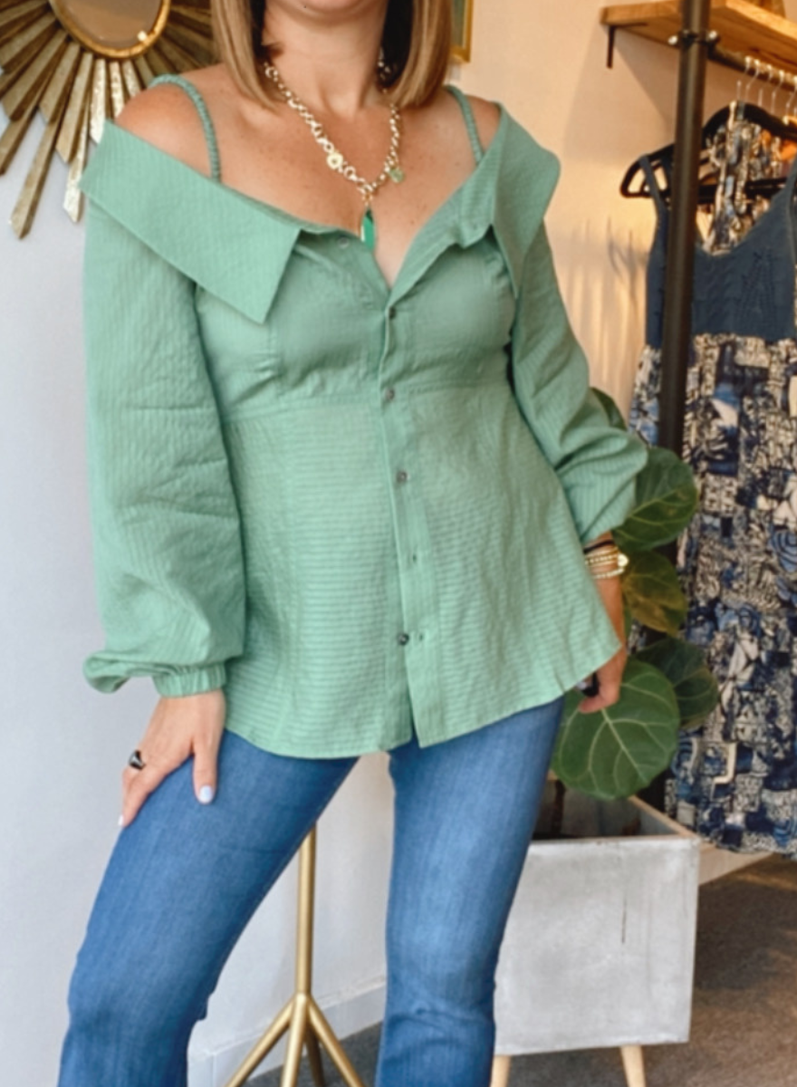 Cold Shoulder Button Blouse - Passo 