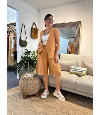 Dress To Pleated Bermuda Shorts