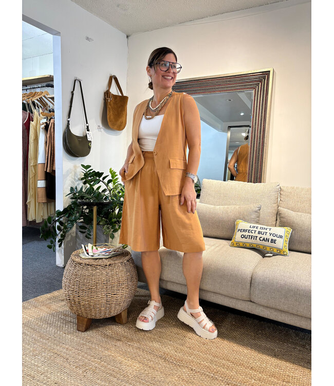 Pleated Bermuda Shorts