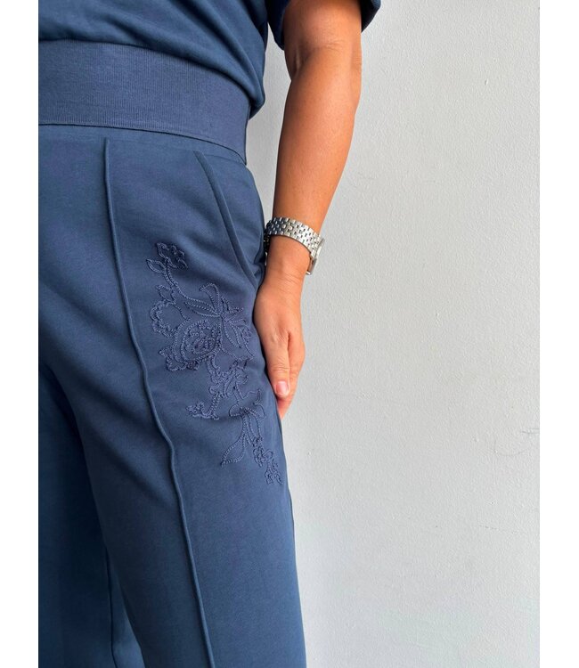 Embroidered Travel Set