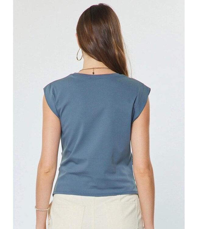 Roun Neck Sleeveless Embroidered Top