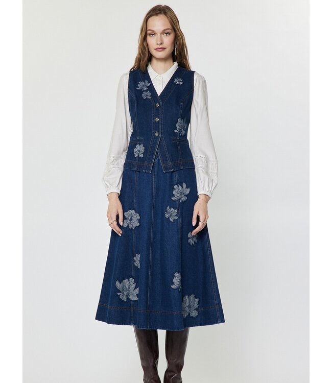 Embroidered Elastic Waist A line Midi Length Denim Skirt