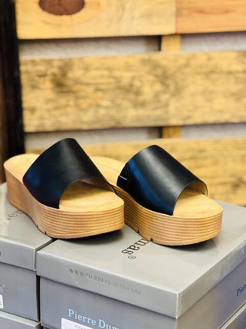 Bella’s Black Platform