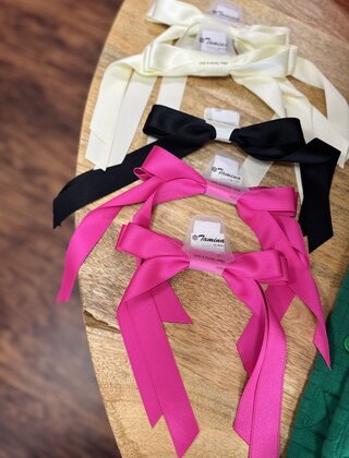 Sydney’s Simple Bow