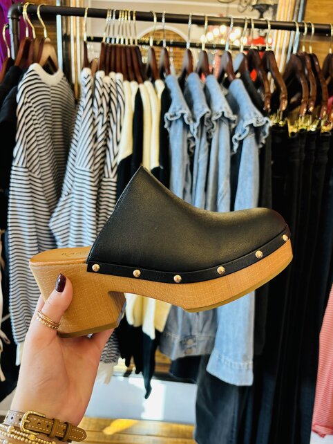 Finley’s Fall Mules