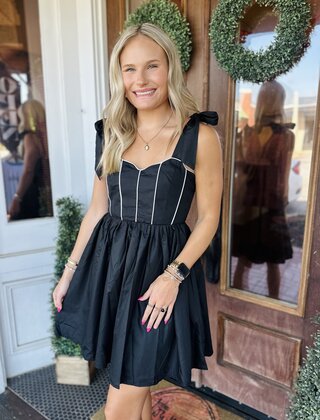 The Black and White Dress