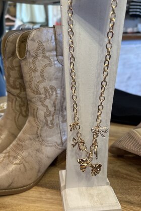 The Bow Charm Necklace
