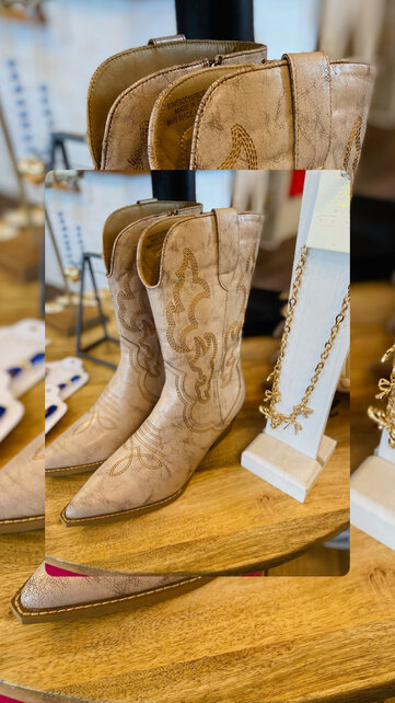 The Bow Charm Necklace